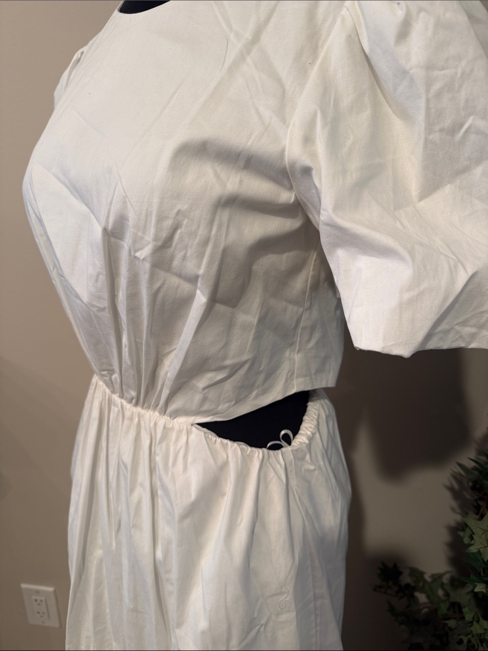 Wayf Plaza Cut Out Tiered Maxi Dress with a round neck and short puff sleeves. - Picture 2 of 4